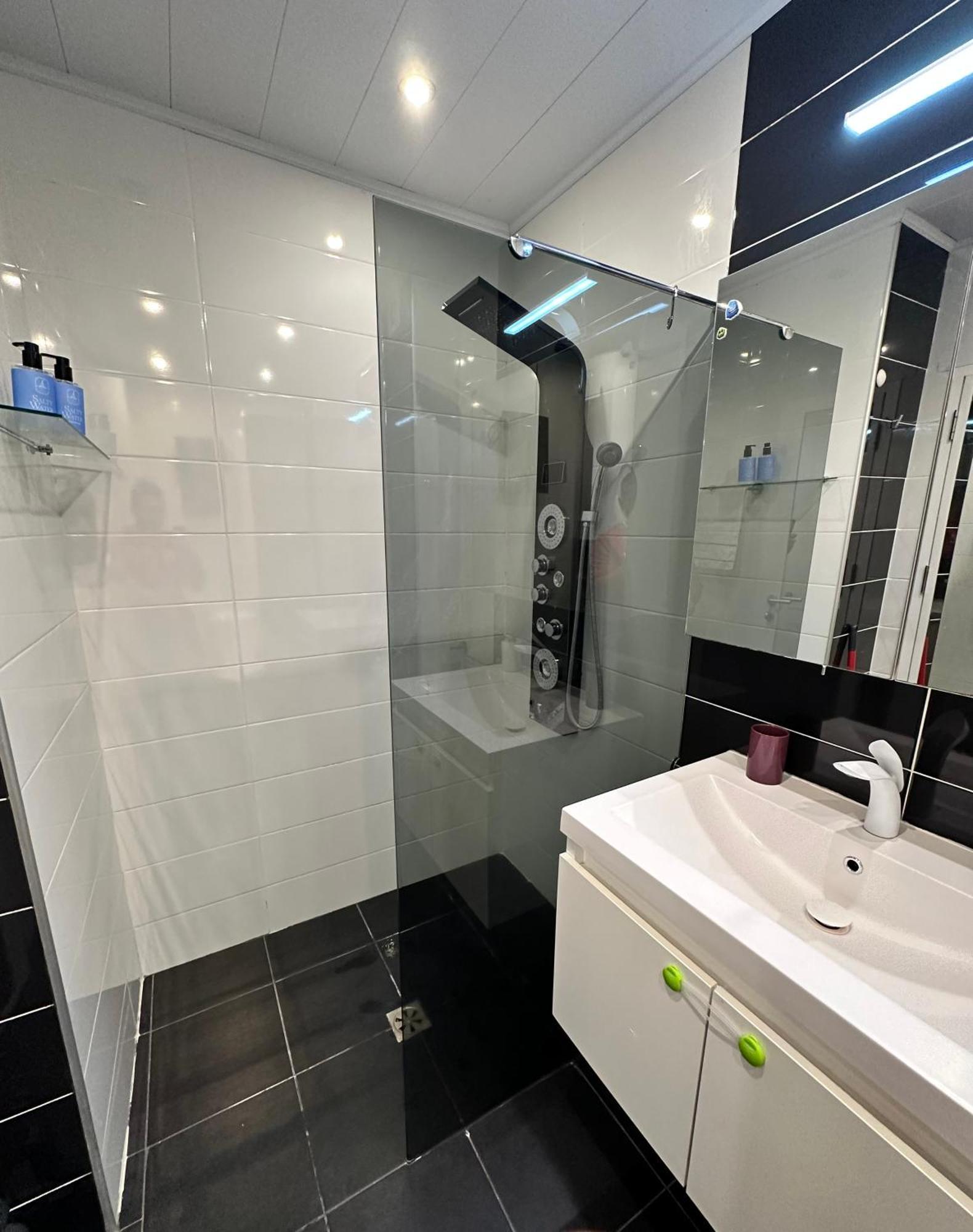 Briz Apartment; 2 Bdr; 6 Guests; Private Parking Варна Экстерьер фото